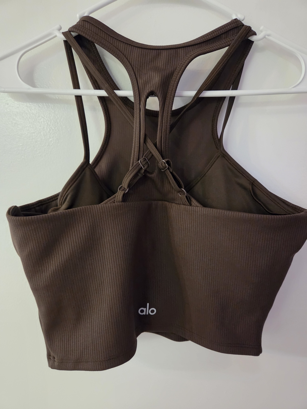Alo Brown Activewear Set With Crisscross Back - Picture 7 of 12